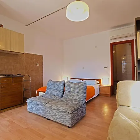Apartment Fuer 2 Personen Ca 26 Qm In Pjescana Uvala, Istrien Istrische Riviera